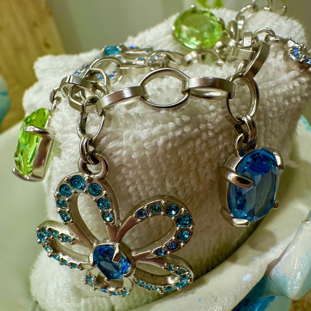 SWAROVSKI COCKTAIL BRACELET & EARRINGS - Picture 4 of 10